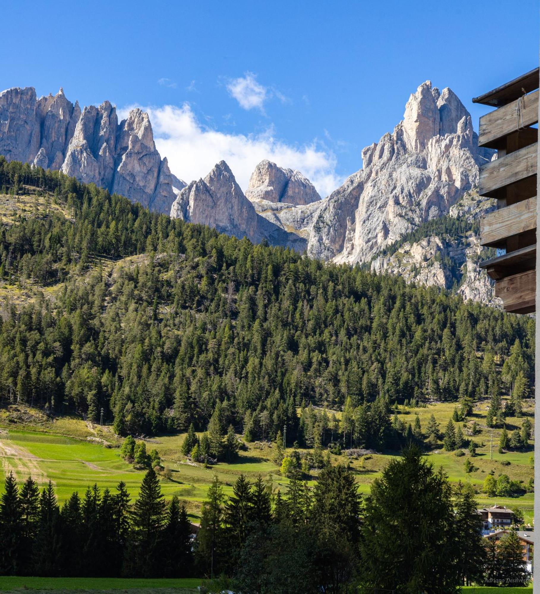 Majon De La Nona Hotell Pozza di Fassa Exteriör bild