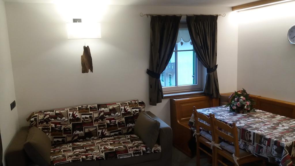 Majon De La Nona Hotell Pozza di Fassa Exteriör bild