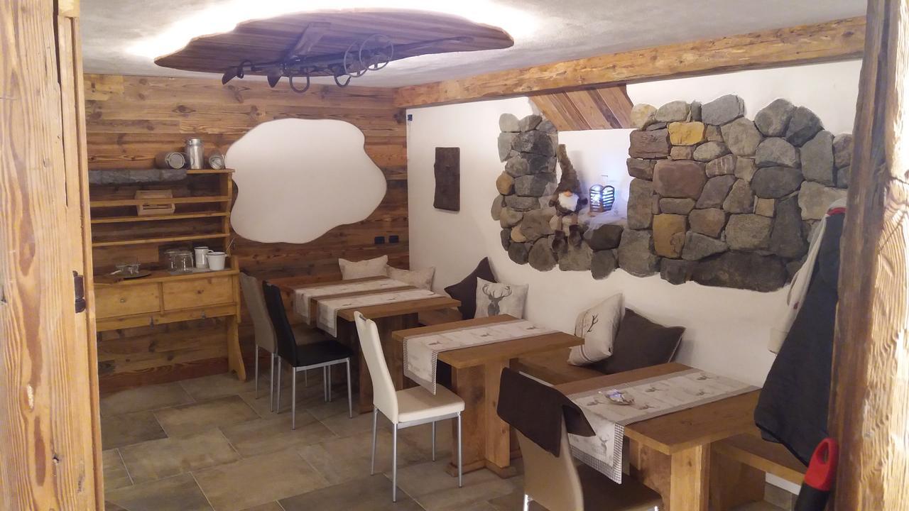 Majon De La Nona Hotell Pozza di Fassa Exteriör bild