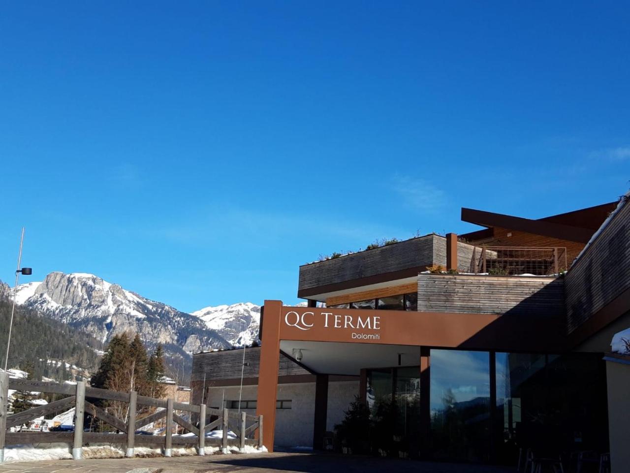 Majon De La Nona Hotell Pozza di Fassa Exteriör bild